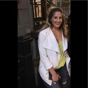 Jacket/Blazer/Cardigan